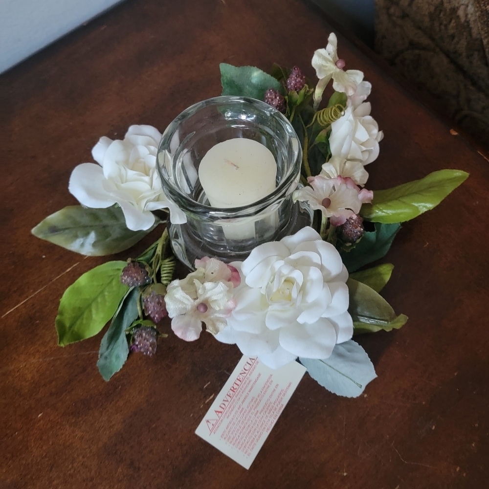 Gardenia Dreams Candle Ring each, but I have 3 left